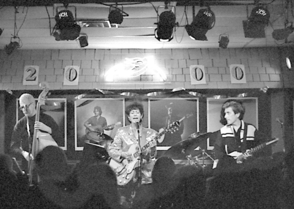 1982: Amy Kurland opens The Bluebird Cafe